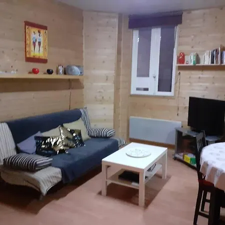 Face Au Thermes Et Au Calme